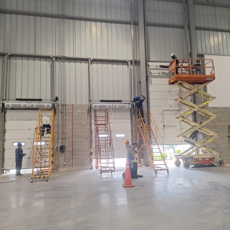 Mantenimiento preventivo de puertas seccionales